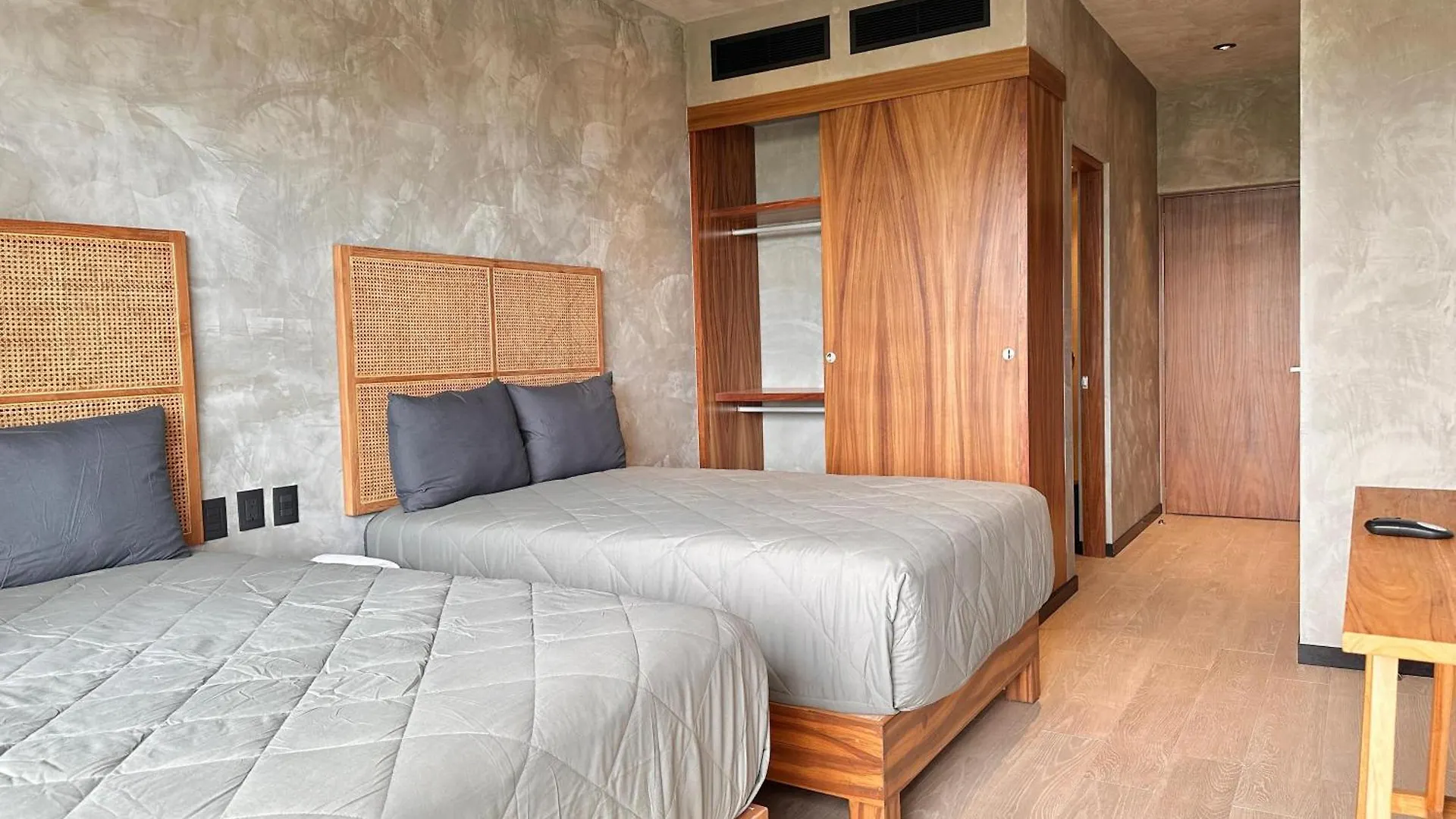 Tuk Tulum By Andiani Travel Apartment